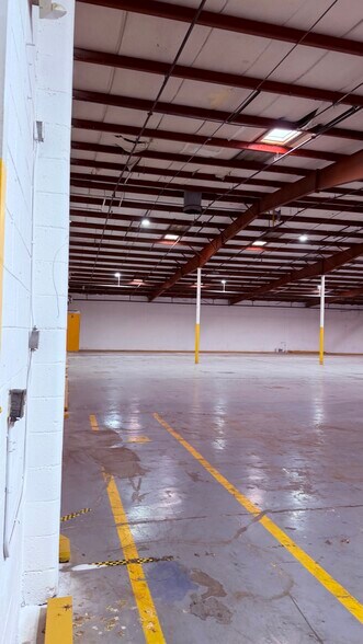 More Photos Of 3517 Frutas Ave, El Paso Manufacturing For Lease
