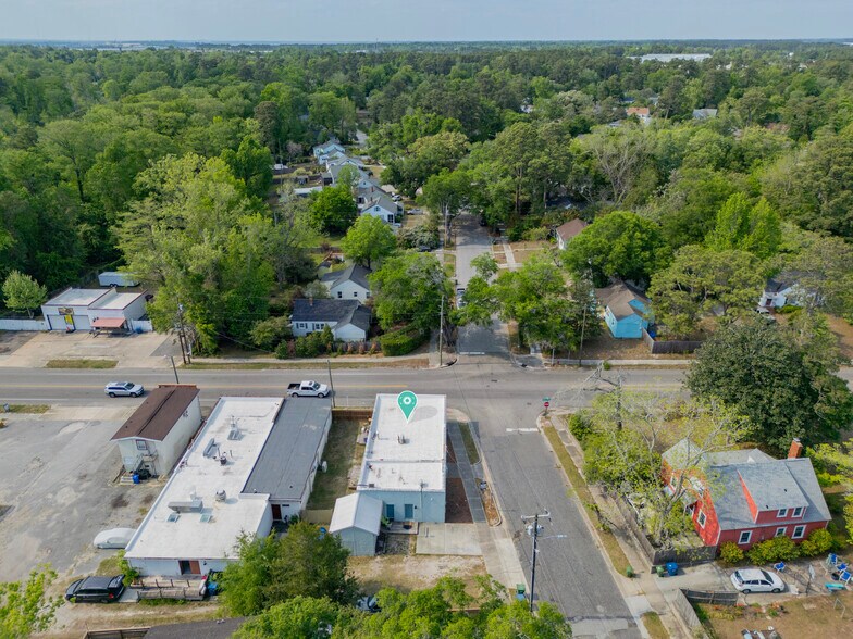 More Photos Of 2020 Princess Place Dr, Wilmington Freestanding For Sale