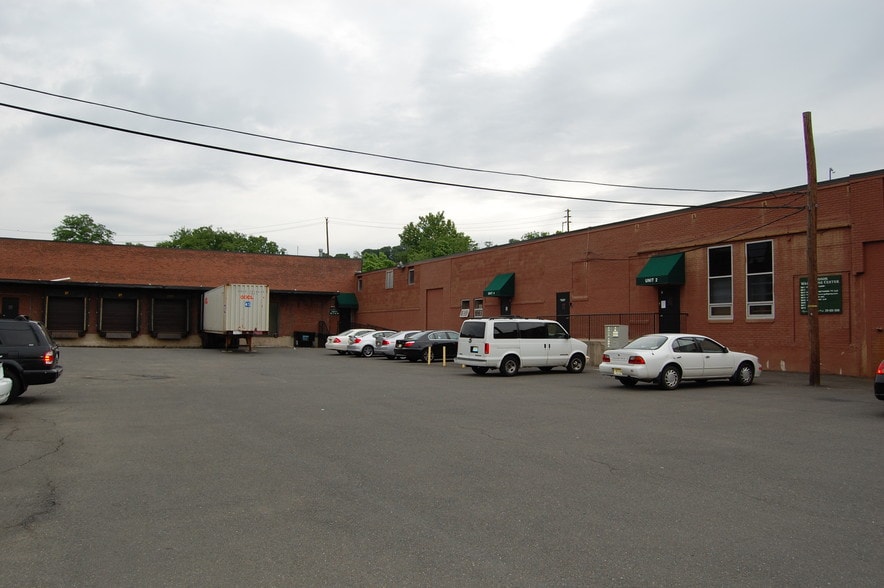 More Photos Of 1 Broad Ave, Fairview Warehouse For Lease