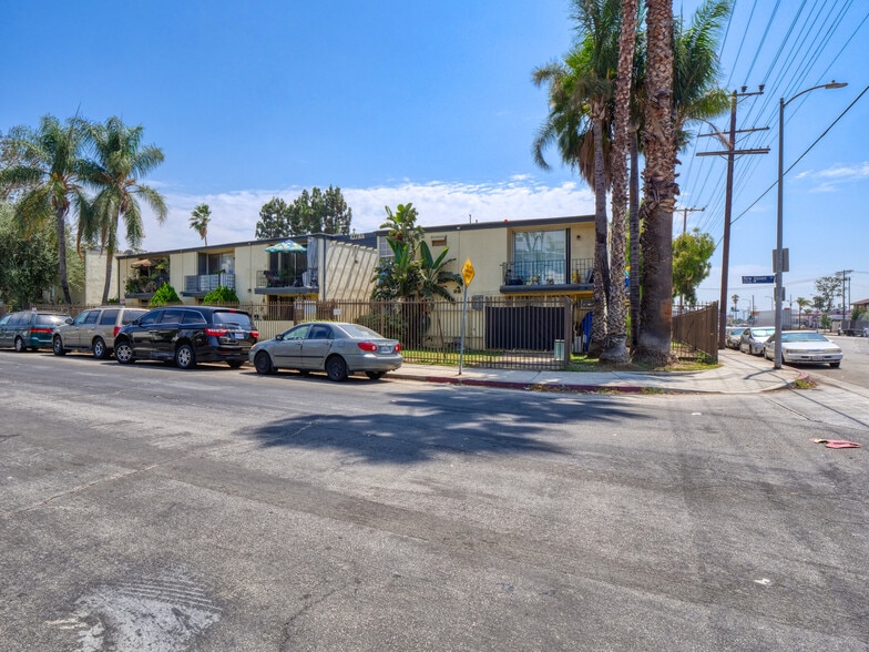 Primary Photo Of 10746 New Haven St, Sun Valley Apartments For Sale