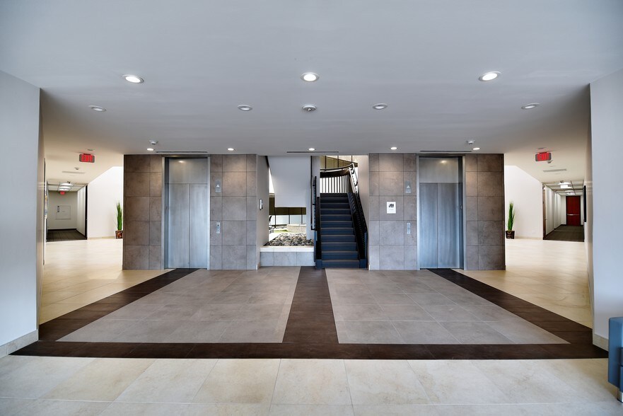 More Photos Of 2121 Midway Rd, Carrollton Office For Lease