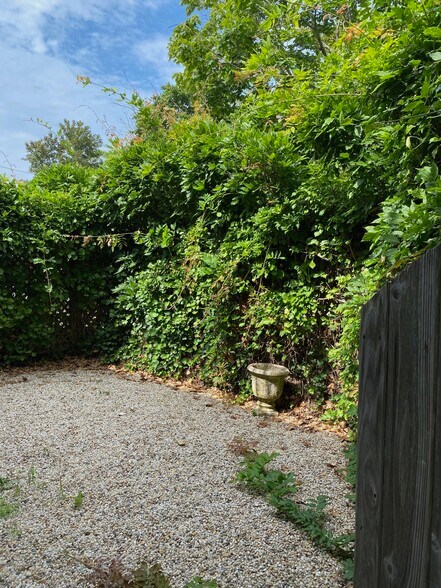 More Photos Of 11 Rector St, Sag Harbor Office Residential For Lease