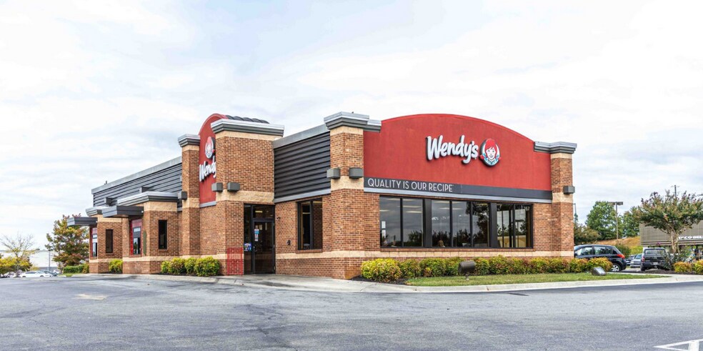 Primary Photo Of 167 Clarion Rd, Altavista Fast Food For Sale