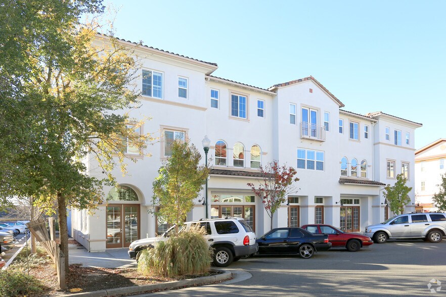 More Photos Of 220 Windsor River Rd, Windsor Apartments For Sale