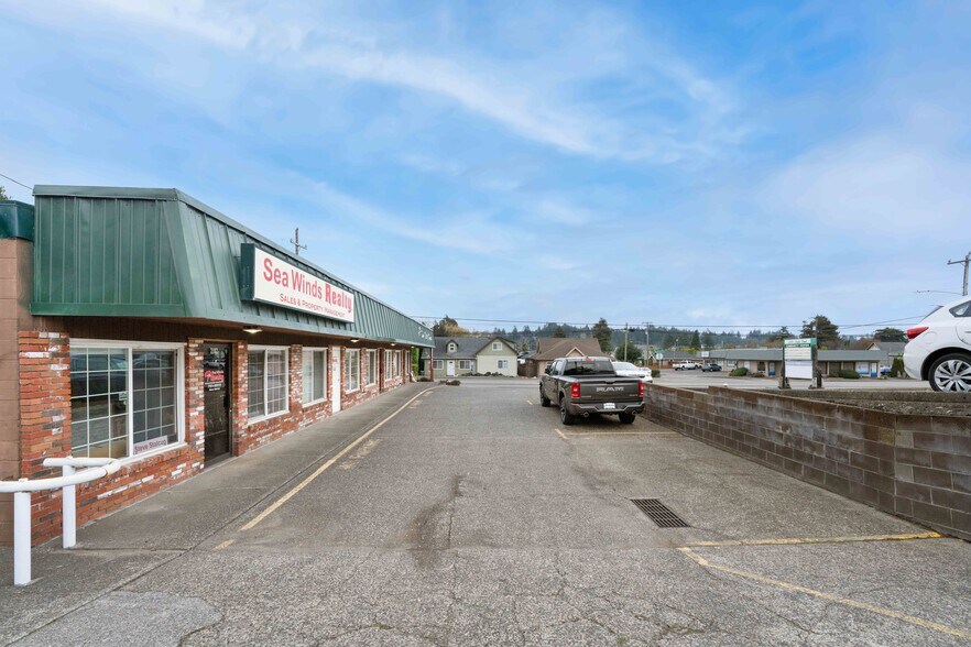 More Photos Of 2184 Broadway Ave, North Bend Office For Sale