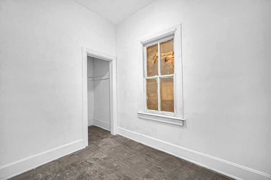 More Photos Of 701 Meeker Ave, Joliet Flex For Sale