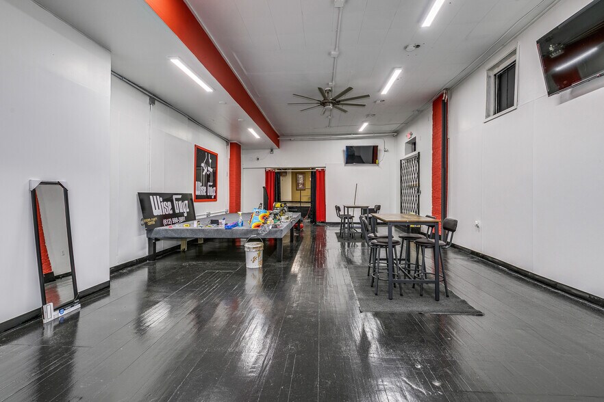 More Photos Of 1500 W Broadway Ave, Minneapolis Storefront Retail Residential For Sale