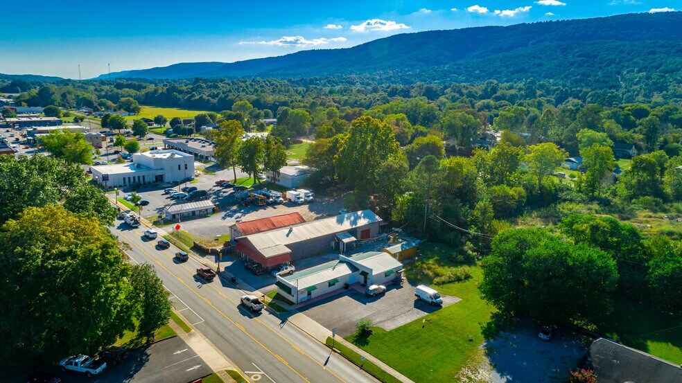 More Photos Of 15781 Rankin Ave, Dunlap Freestanding For Sale