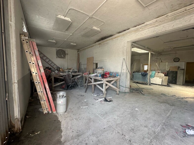 More Photos Of 815 S Cicero Ave, Chicago Light Manufacturing For Sale