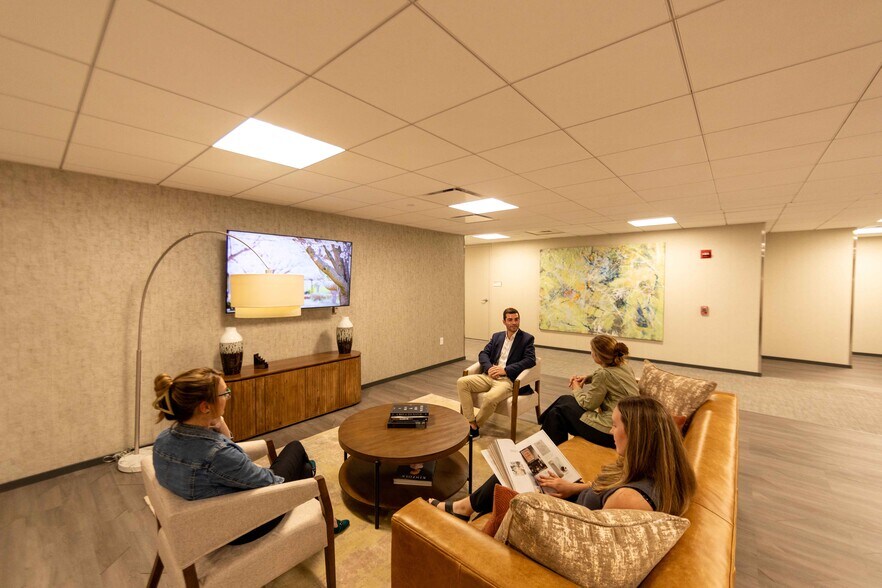 More Photos Of 201 King of Prussia Rd, Radnor Unknown For Lease