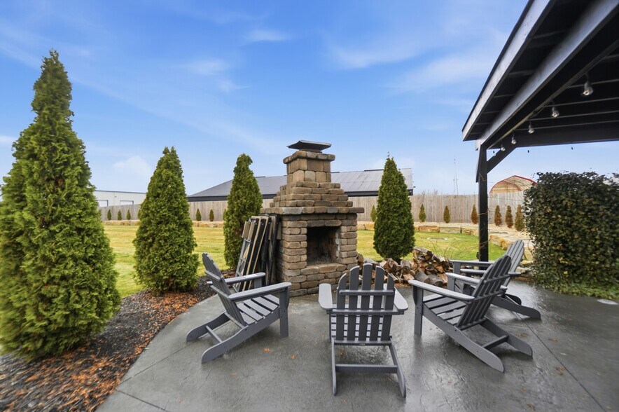 More Photos Of 2330 Bright Rd, Findlay Sports And Entertainment For Sale