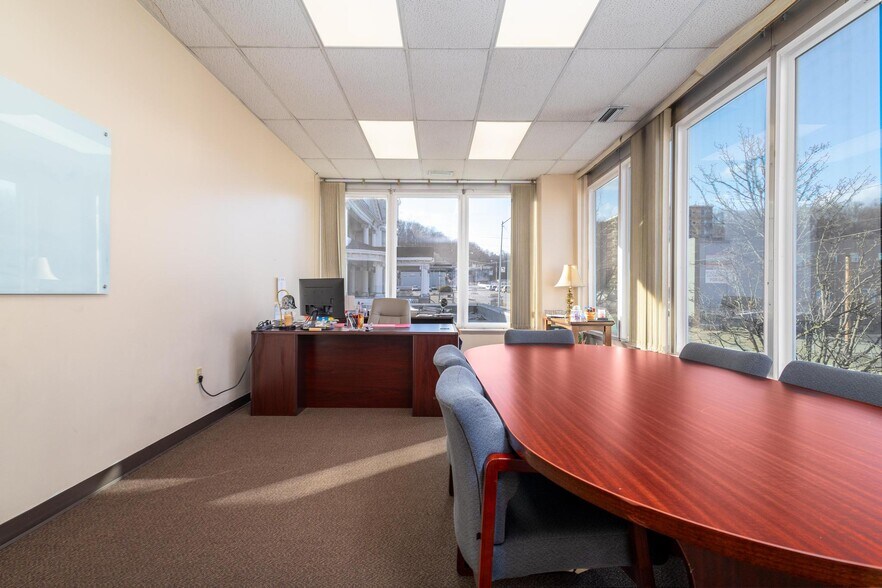 More Photos Of 630 Market St, Steubenville Office For Sale