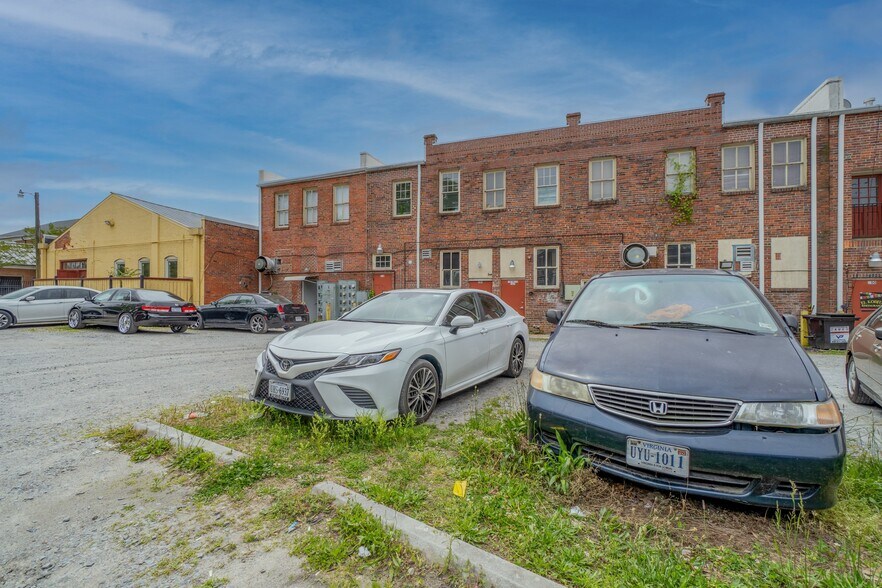 More Photos Of 200-208 E Washington St, Suffolk Apartments For Sale
