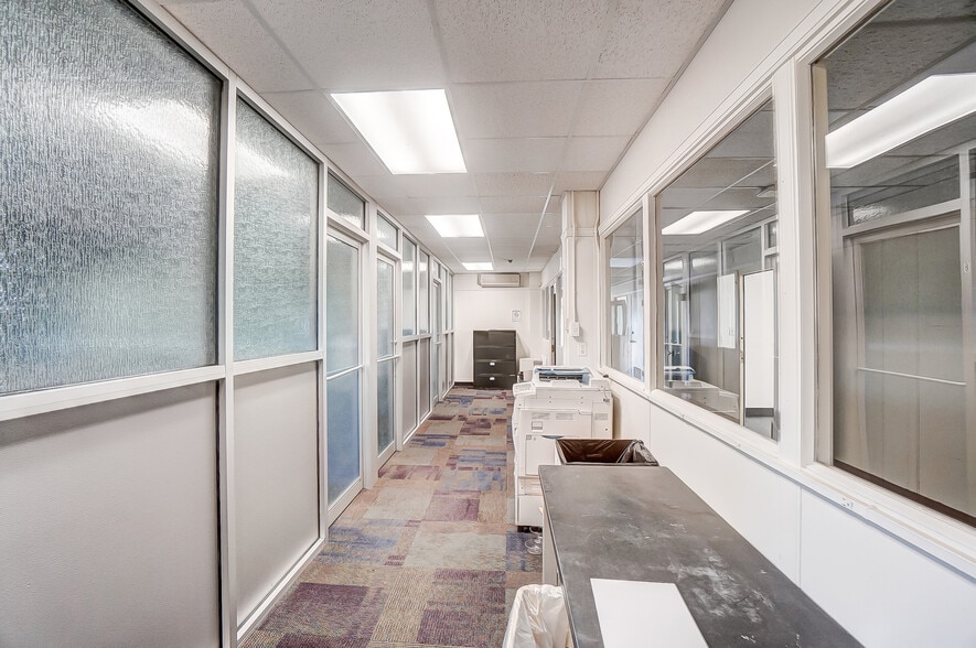 More Photos Of 150 E South College St, Yellow Springs Research And Development For Sale