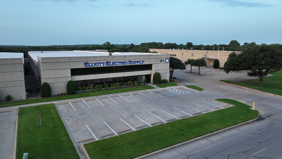 Primary Photo Of 6312 Airport Fwy, Fort Worth Distribution For Lease