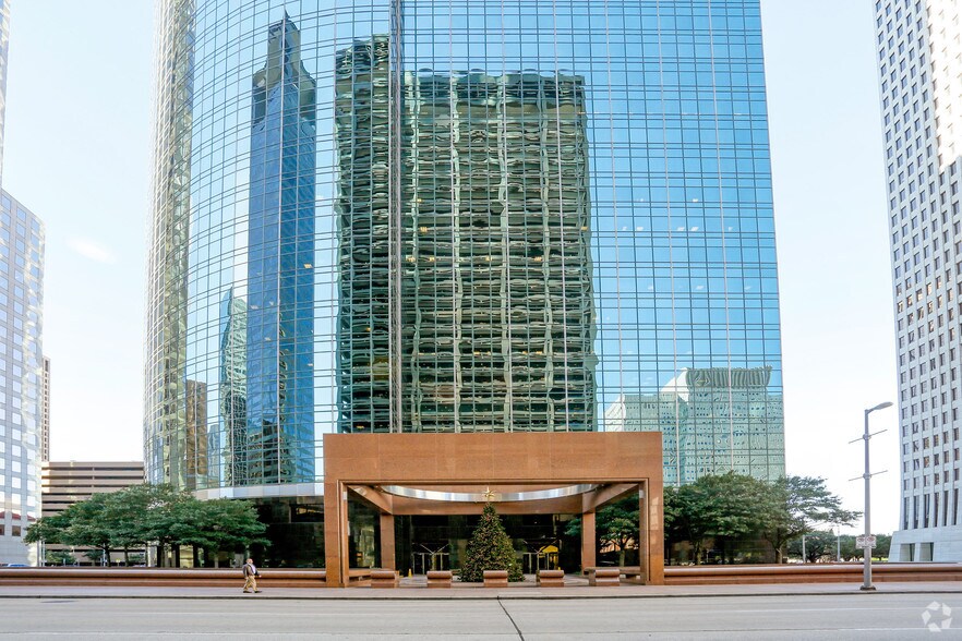 More Photos Of 1000 Louisiana St, Houston Office For Lease