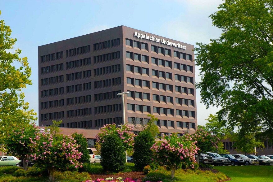 More Photos Of 800 Oak Ridge Tpke, Oak Ridge Medical For Lease