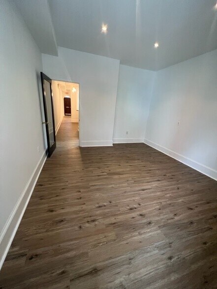 More Photos Of 915 5th St NW, Washington Office For Lease