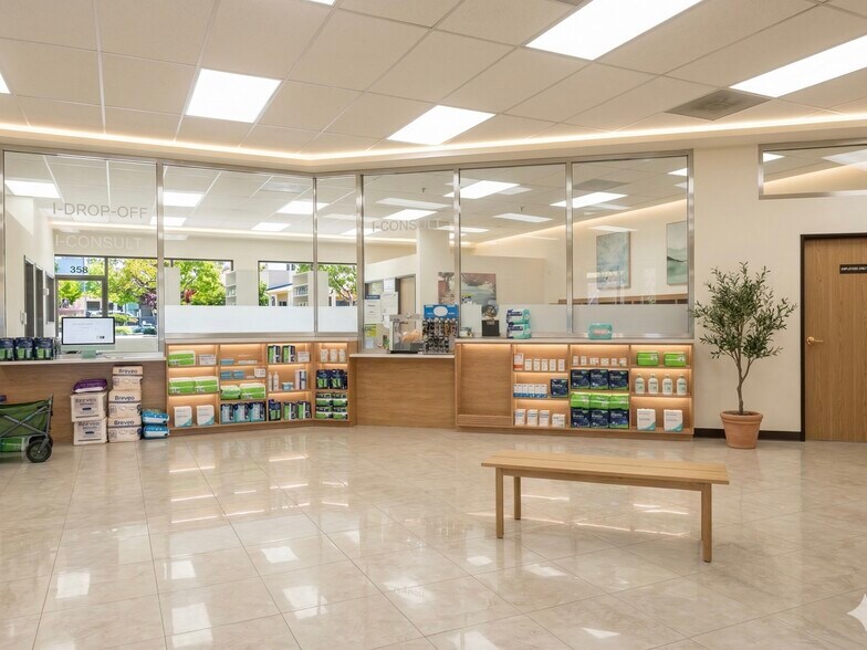 More Photos Of 320-380 S Indian Hill Blvd, Claremont Unknown For Lease