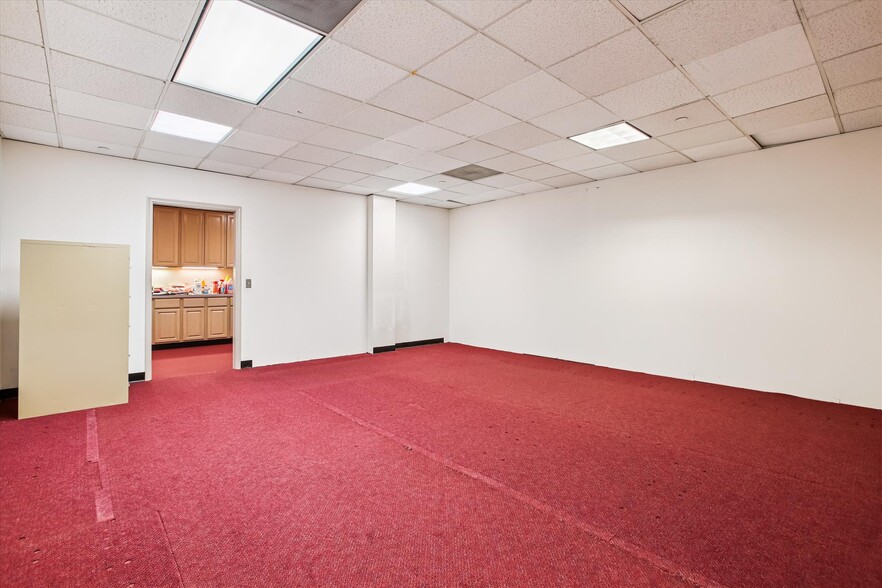 More Photos Of 1501 Duke St, Alexandria Office For Sale