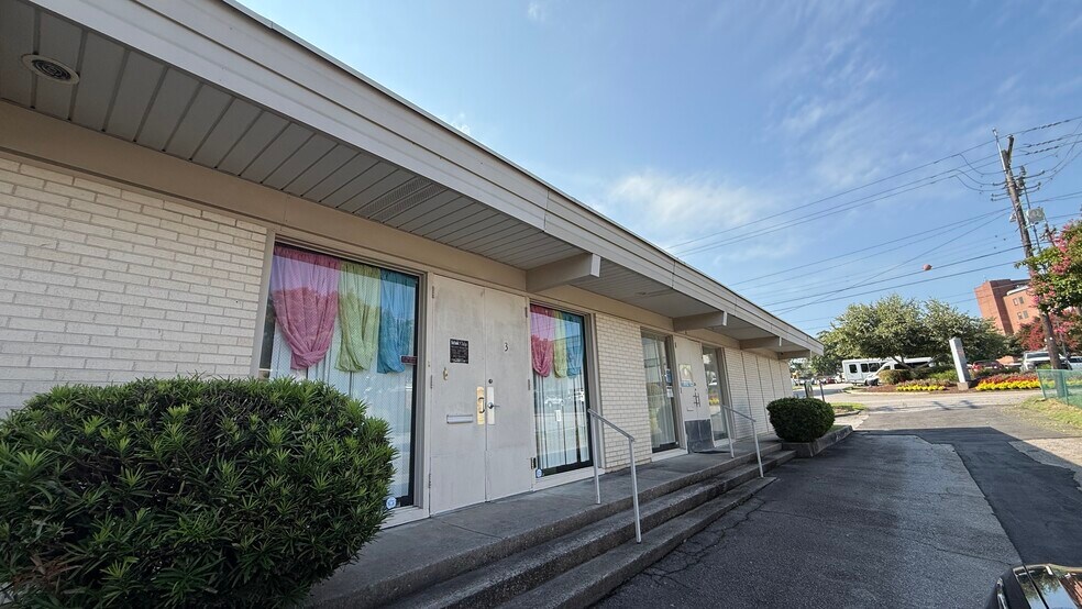 More Photos Of 2757 Laurel St, Columbia Medical For Sale