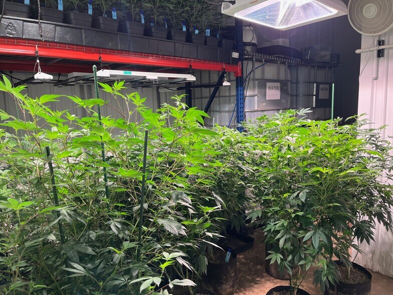 More Photos Of 404 S Park Dr, Kalkaska Warehouse For Lease