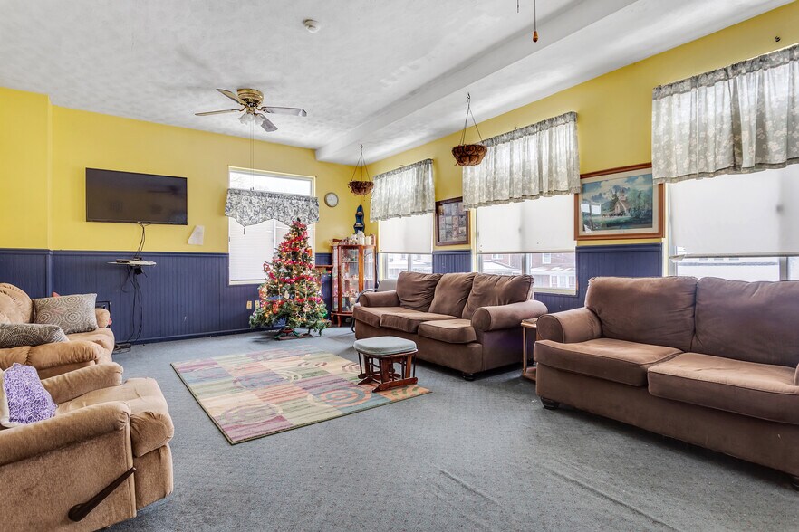 514 Mitchell Ave, Clairton, PA 15025 Assisted Living For Sale