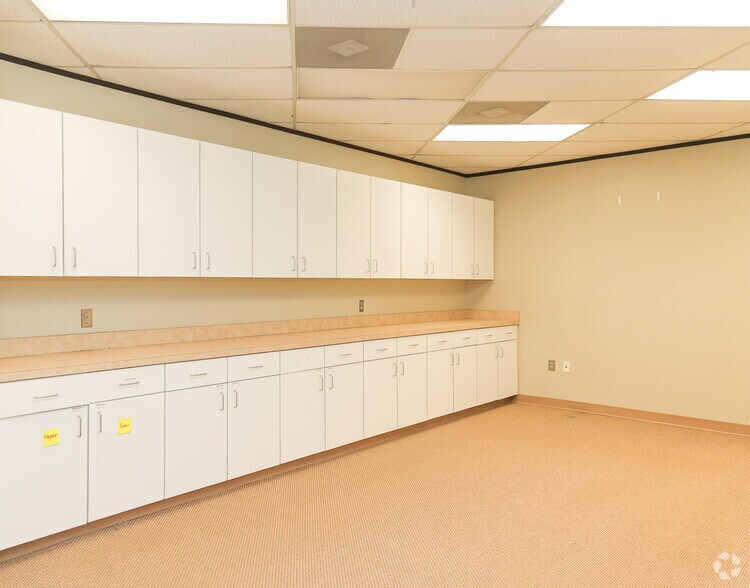 More Photos Of 7500 E Independence Blvd, Charlotte Unknown For Lease