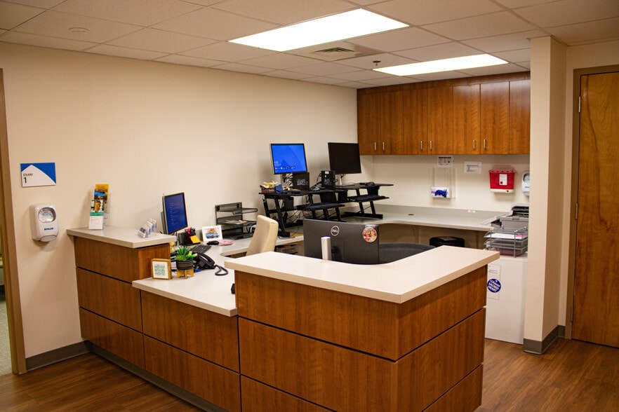 More Photos Of 4501-4551 Davis Hwy, Pensacola Medical For Sale