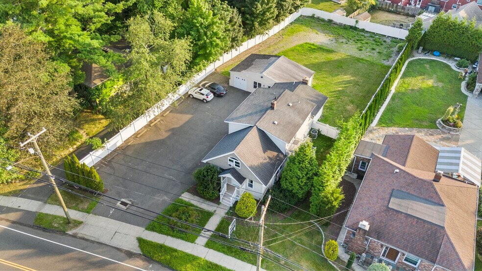 More Photos Of 256 Seaside Ave, Milford Medical For Lease