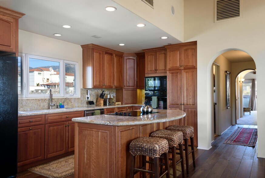 More Photos Of 1221 Chapala St, Santa Barbara Office Residential For Sale