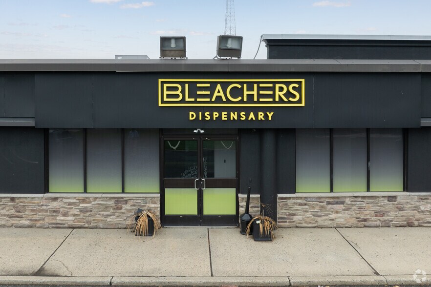 More Photos Of 1165 Route 27, Somerset Unknown For Lease