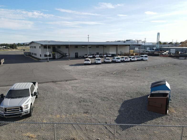 More Photos Of 1992 Saint St, Richland Flex For Sale