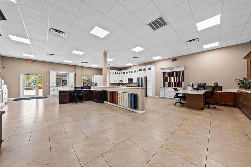 More Photos Of 2330 Bruner Ln, Fort Myers Warehouse For Sale