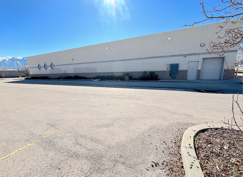 More Photos Of 1390 W 9000 S, West Jordan Freestanding For Lease