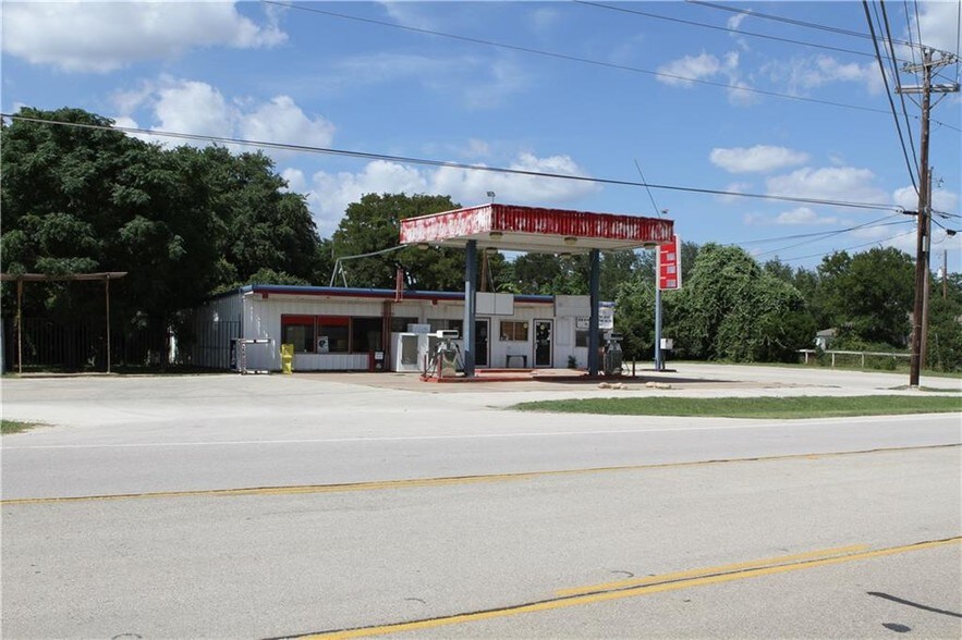 More Photos Of 3031 Woodall Dr, Cedar Park Convenience Store For Sale