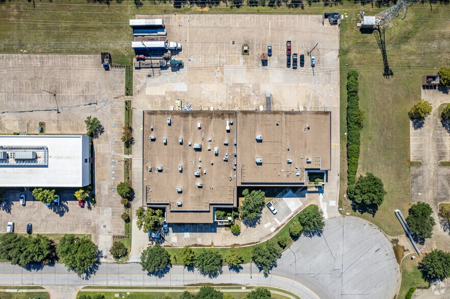 More Photos Of 3130-3136 Skyway Cir S, Irving Light Distribution For Lease