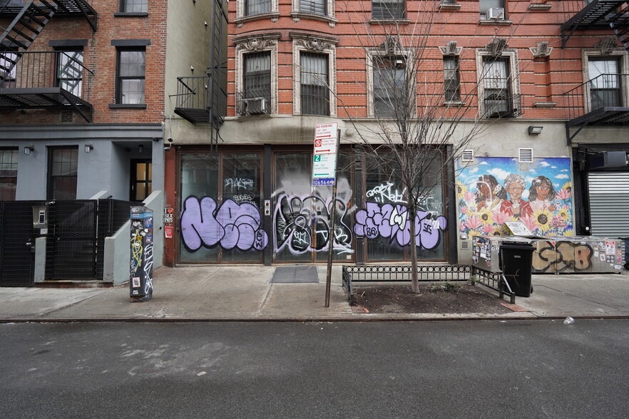 Primary Photo Of 129 Rivington St, New York Apartments For Lease