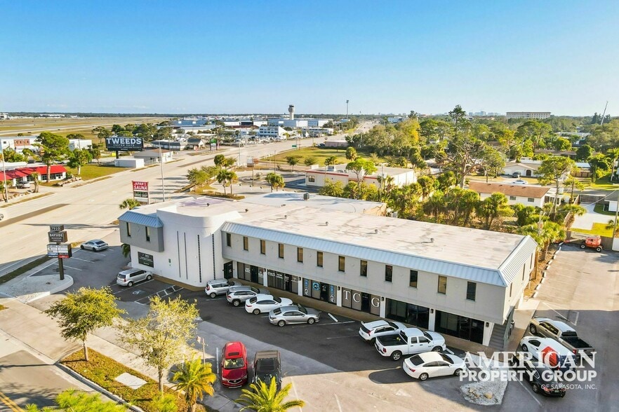 Primary Photo Of 7910 N Tamiami Trl, Sarasota Office For Lease
