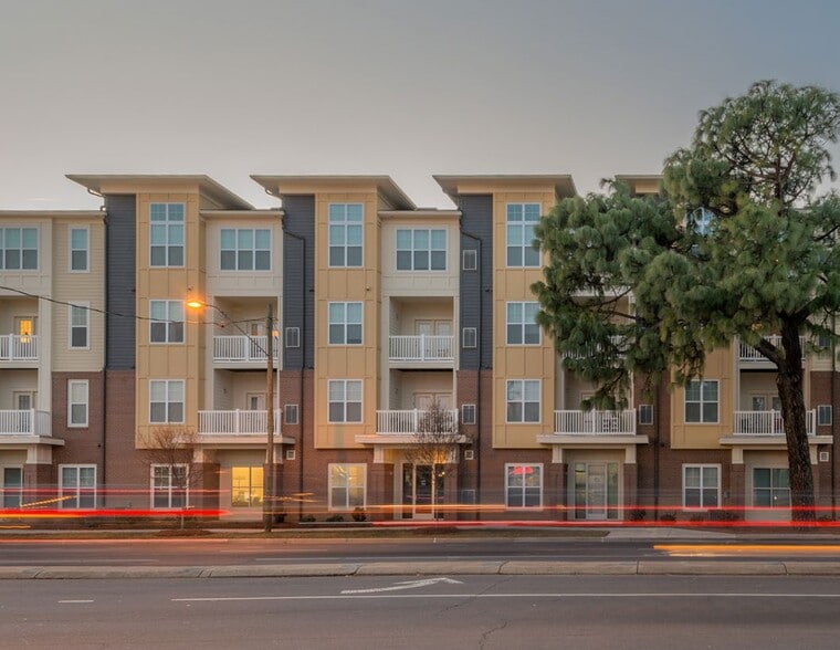 Primary Photo Of 4312 Park Rd, Charlotte Apartments For Lease