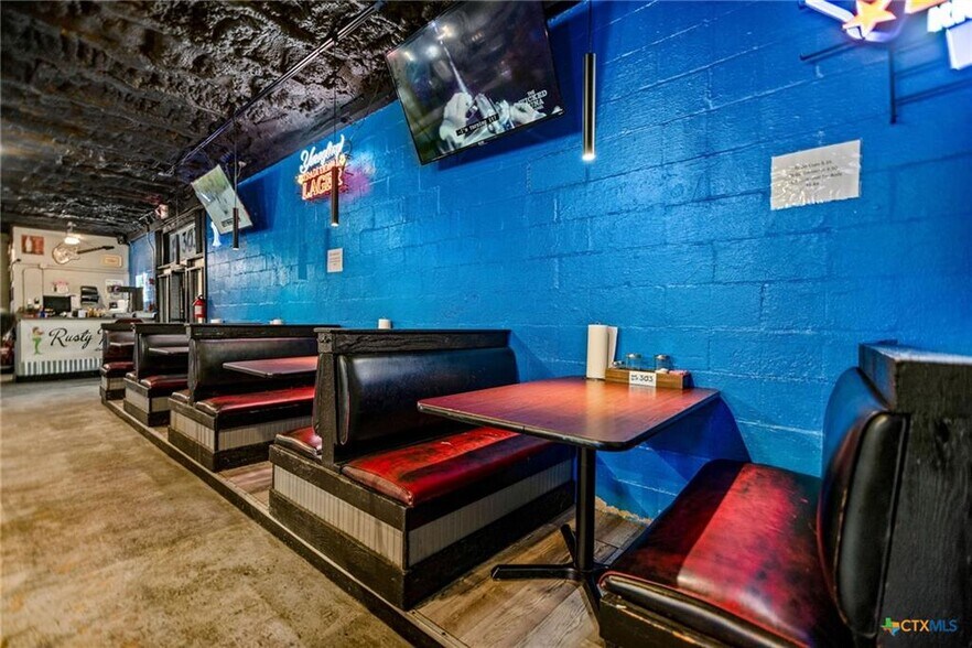 More Photos Of 619 Broadway St, Port Lavaca Restaurant For Sale