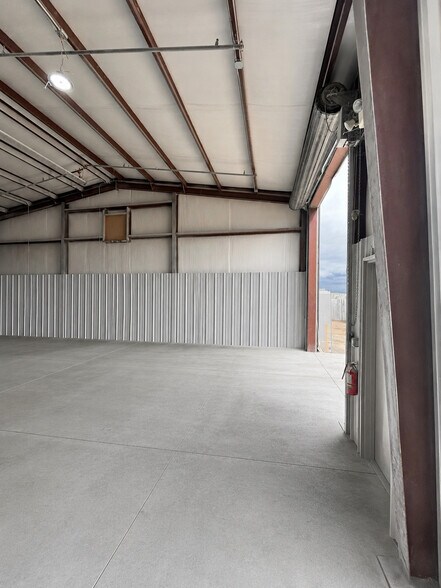 More Photos Of 2556 Melville Rd, Prescott Warehouse For Lease