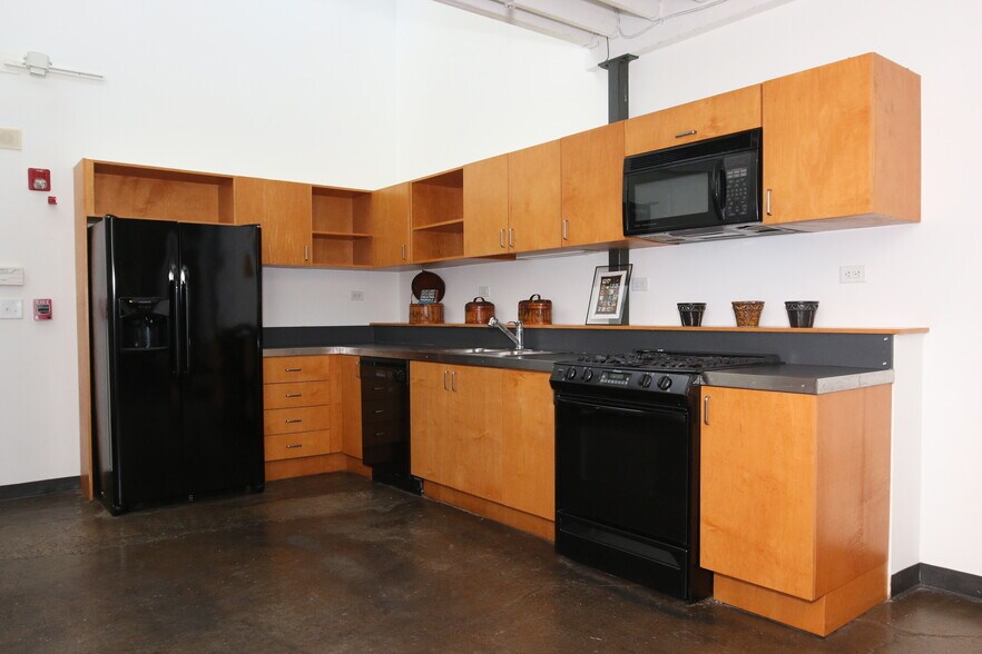 More Photos Of 949 W Marietta St NW, Atlanta Office For Lease