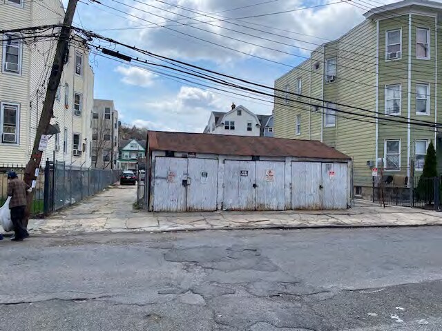 More Photos Of 45 Radford St, Yonkers Auto Repair For Sale