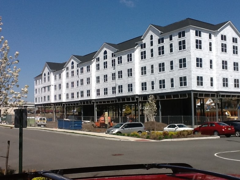 More Photos Of 301 Riverfront Blvd, Elmwood Park Apartments For Lease