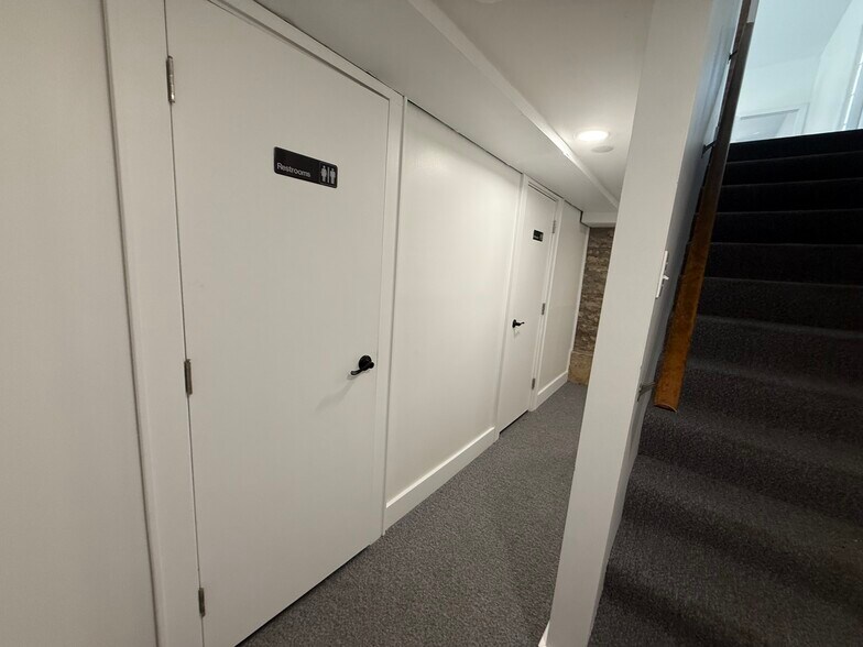 More Photos Of 30-40 E Columbus St, Columbus Unknown For Lease