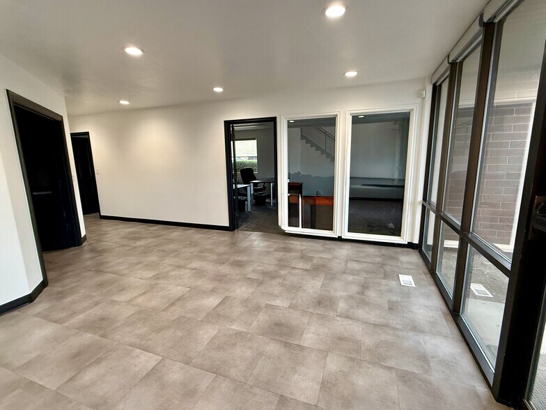 More Photos Of 520 N 400 W, North Salt Lake Office For Lease