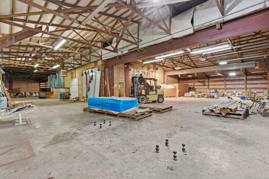 More Photos Of 790 10th st, Cassville Industrial For Sale