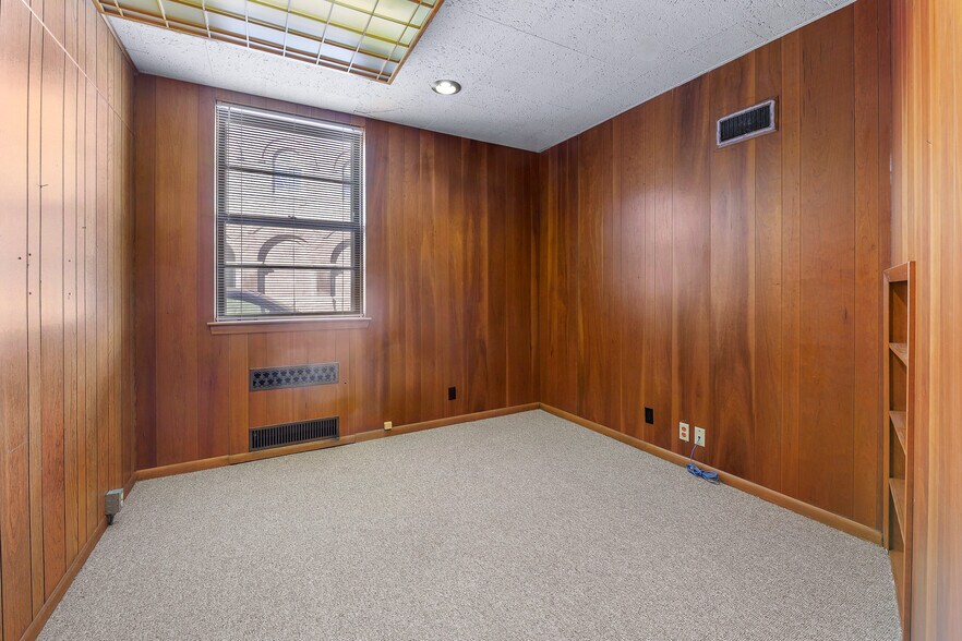 More Photos Of 6 E 1st St, Fond Du Lac Office For Sale