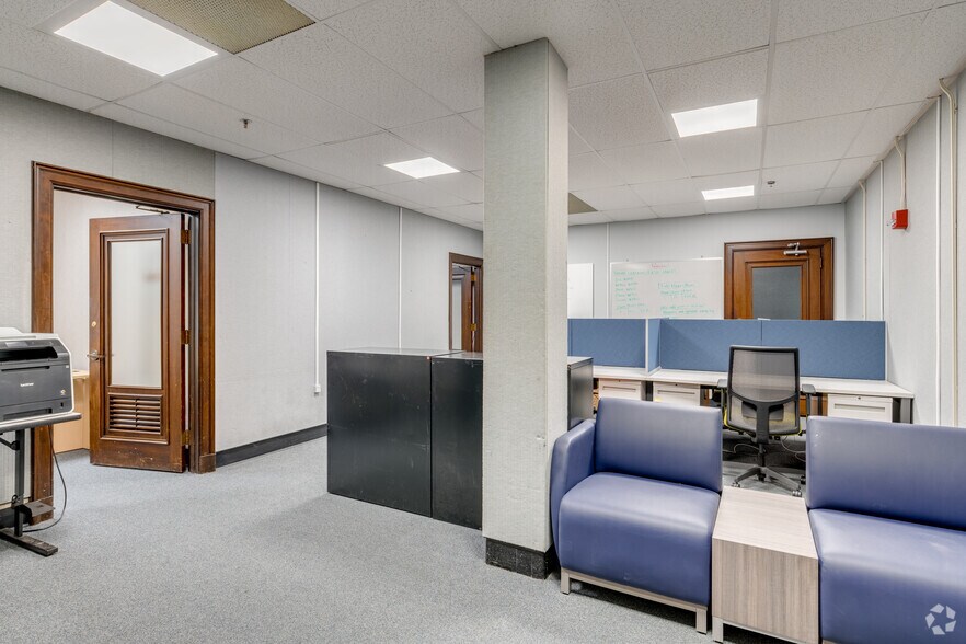 More Photos Of 313 W Liberty St, Lancaster Office For Lease